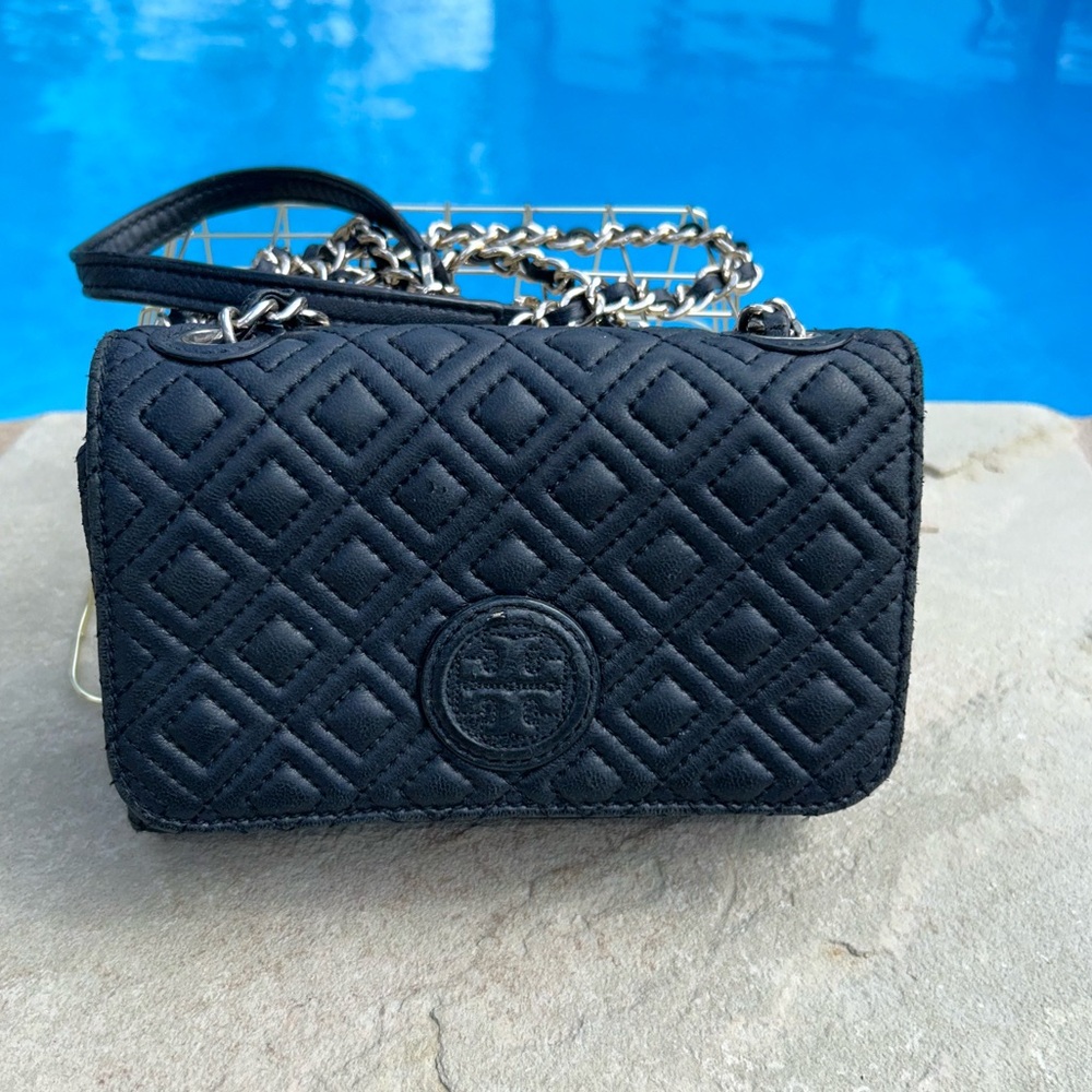 Black Quilted Chain Shoulder Bag